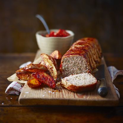 Meatloaf With Tomato Sauce And Spiced Oven Chips