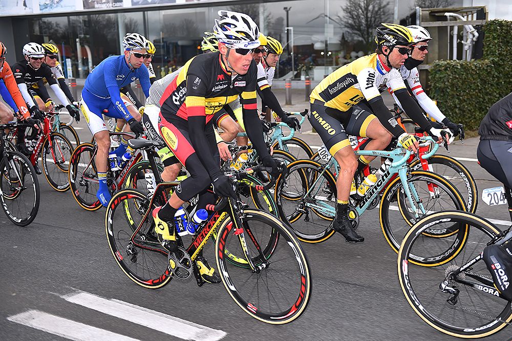 Preben Van Hecke in the field at Dwars door Vlaanderen