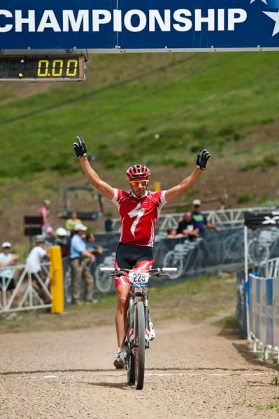 Specialized's Todd Wells claims his short track victory.