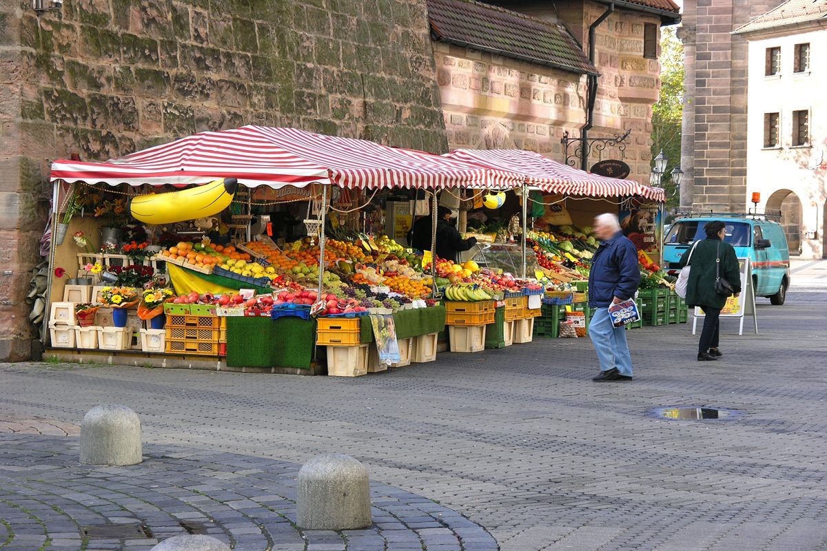 open air food market 