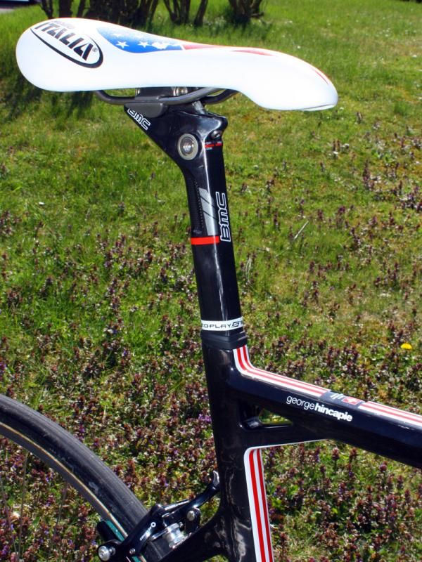 The carbon seatpost uses an internal wedge to secure it in the frame.