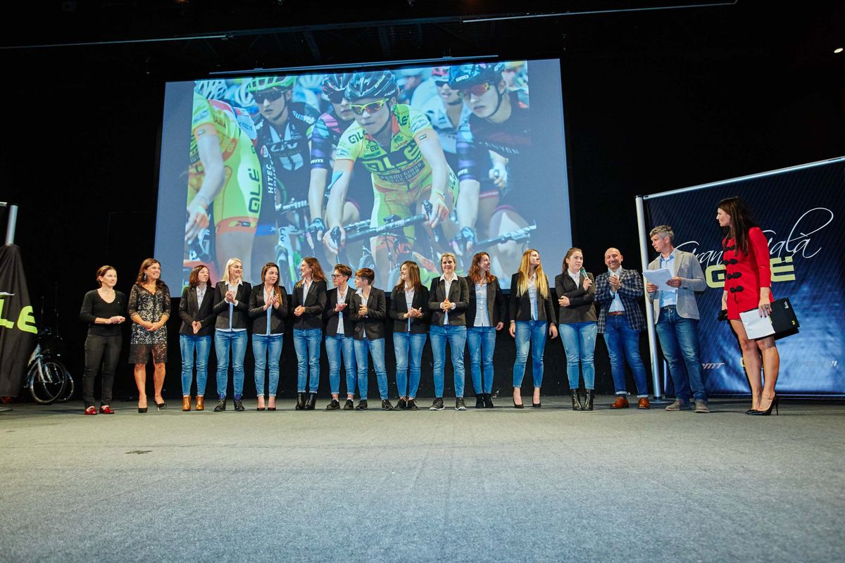 The Al&eacute; Cipollini squad at the team presentation in Verona.