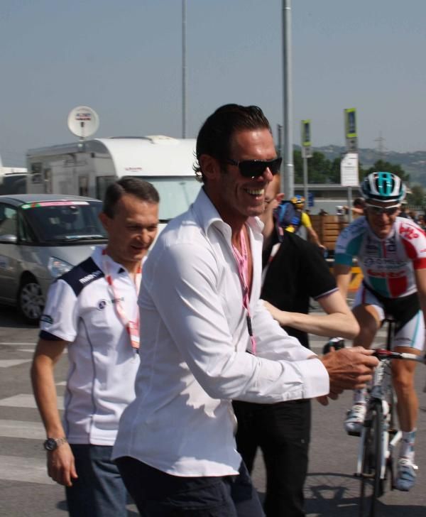 Mario Cipollini put in an appearance at the start in Alba.