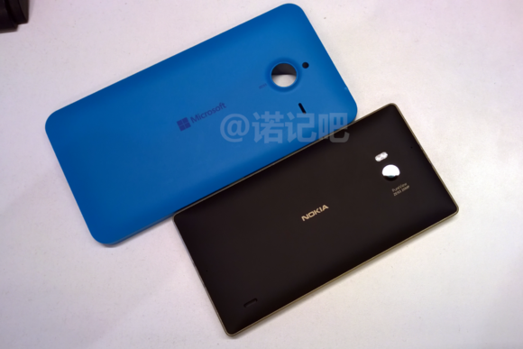 Lumia 1330 shell next to Lumia 930
