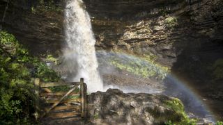 best walks in the Yorkshire Dales: Hardraw Force
