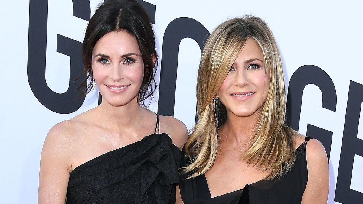 Jennifer Aniston’s throwback Friends outfit wows her fans
