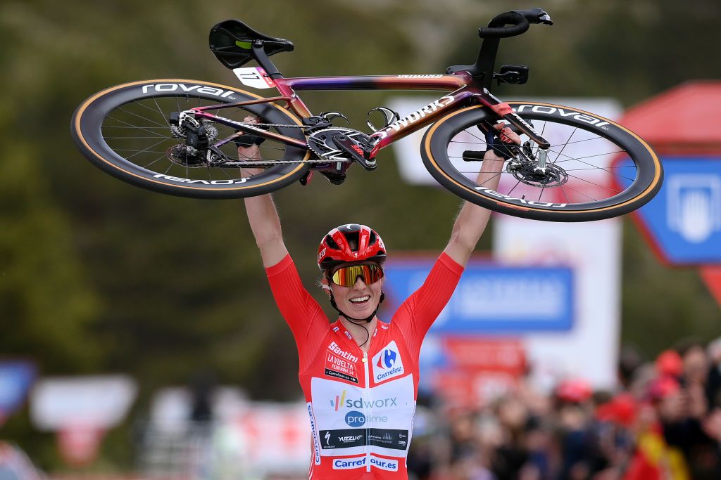 La Vuelta Femenina: Demi Vollering seals overall victory on mountain finish