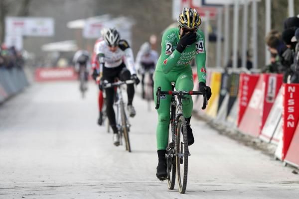 Sven Vanthourenhout (Landbouwkrediet) comes in after working hard for Nys