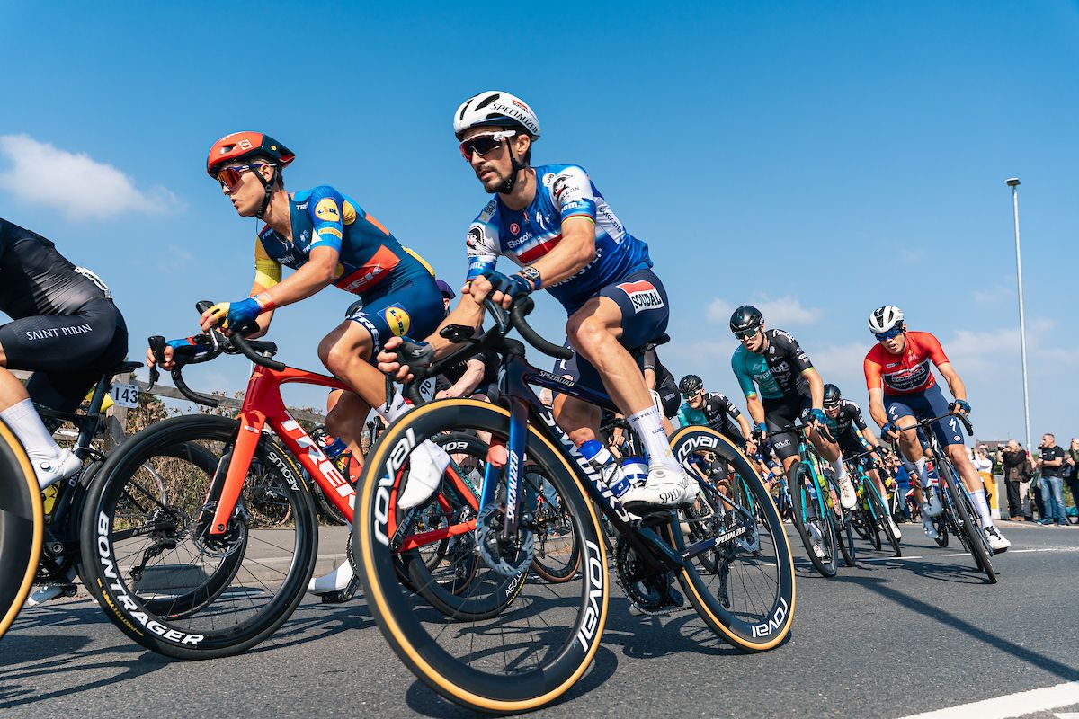 Picture by Elliot KeenBritish Cyclingvia SWpixcom 06092024 Lloyds Bank Tour of Britain 2024 Stage 4 Derby to NewarkOnTrent England Julian Alaphilippe Soudal QuickStep