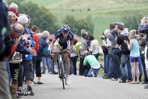 Frederik Veuchelen (Vacansoleil-DCM) goes solo.