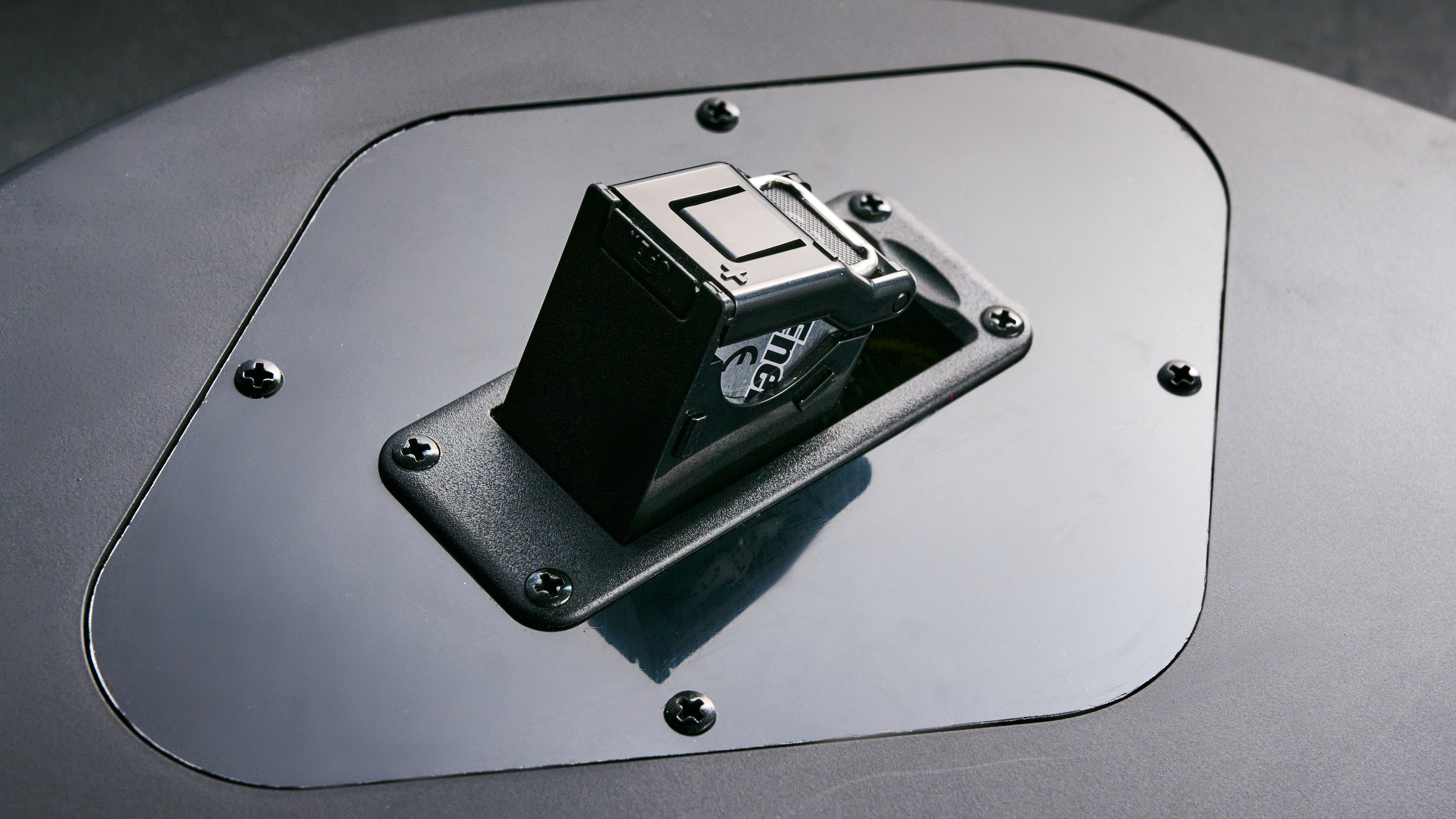 The battery compartment on the Epiphone Prophecy Les Paul Baritone