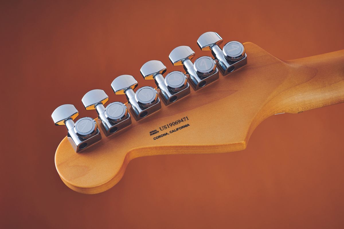 Fender Deluxe rear-locking tuners