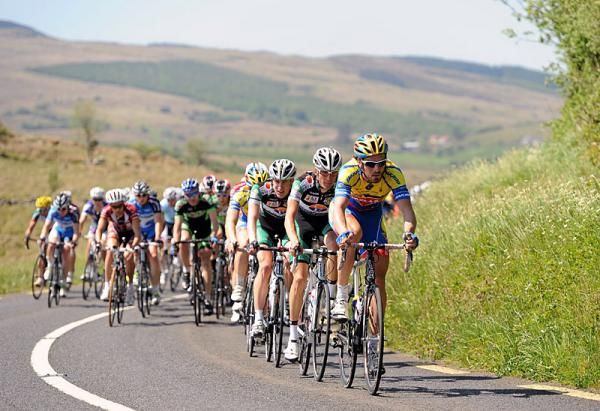 Florian Salzinger (Atlas Jakroo) sets tempo in the peloton.