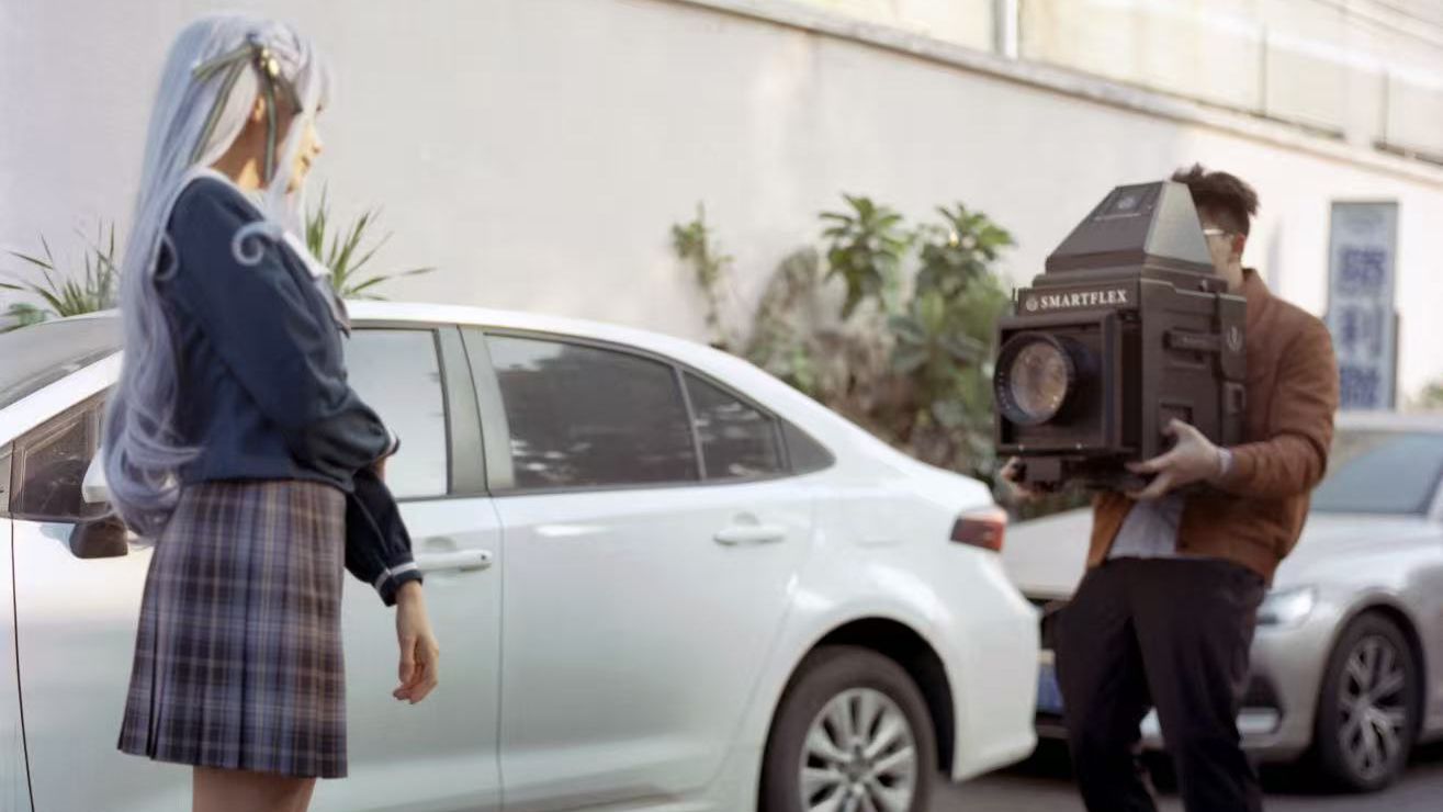 World's Largest SLR Camera Revives 8x10 Format