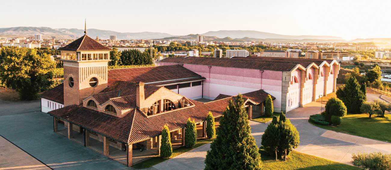 Vi&amp;ntilde;a Ijalba, on theoutskirts of Logro&amp;ntilde;o