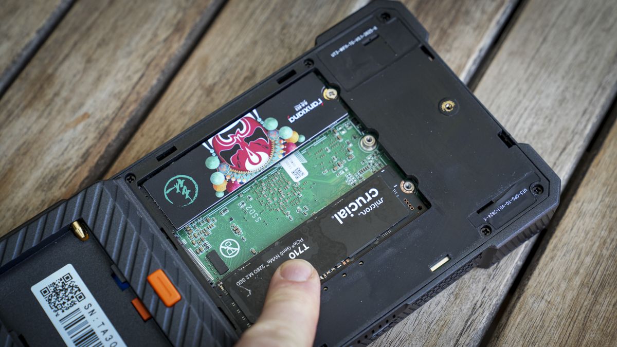 PixelMob Portable AI Workstation
