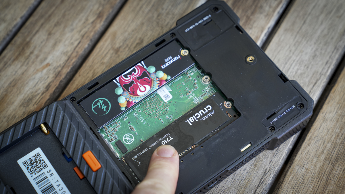 PixelMob Portable AI Workstation