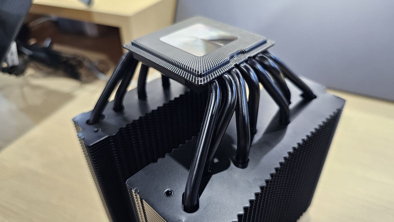 DeepCool Assassin IV VC Vision CPU cooler's vapour chamber for its heatbase