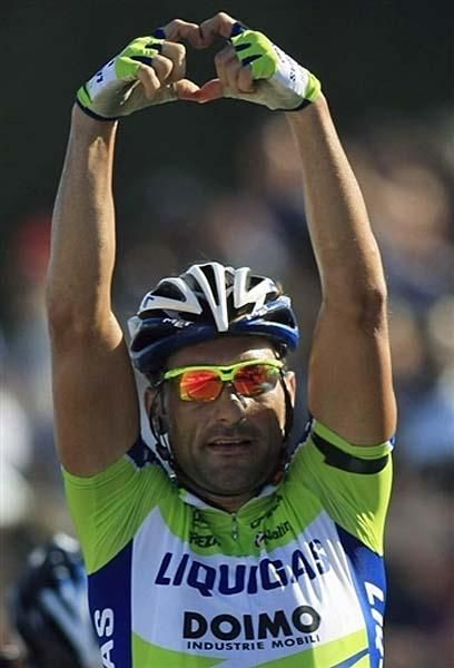 Francesco Chicchi (Liquigas) makes a gesture of love.