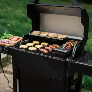 Masterbuilt AutoIgnite™ Series 545 Digital Charcoal BBQ and Smoker