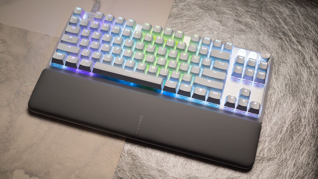 Corsair K70 Pro TKL with wrist rest
