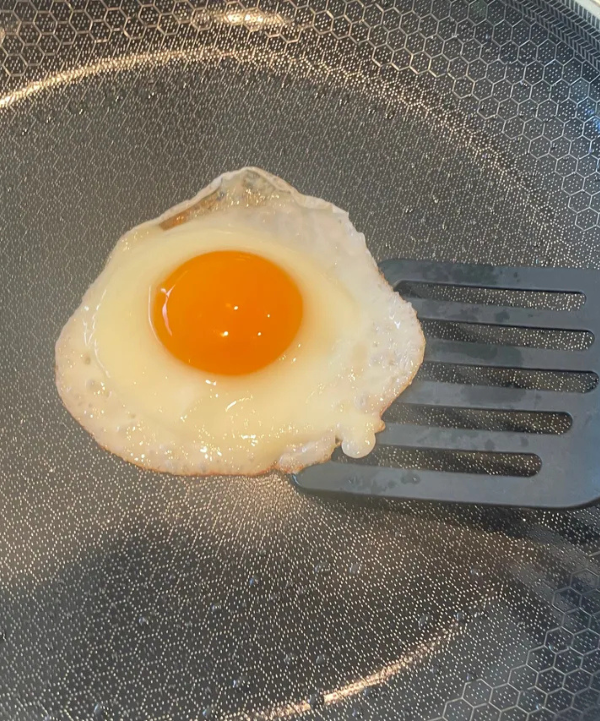 Frying an egg in the HexClad non-stick hybrid pan