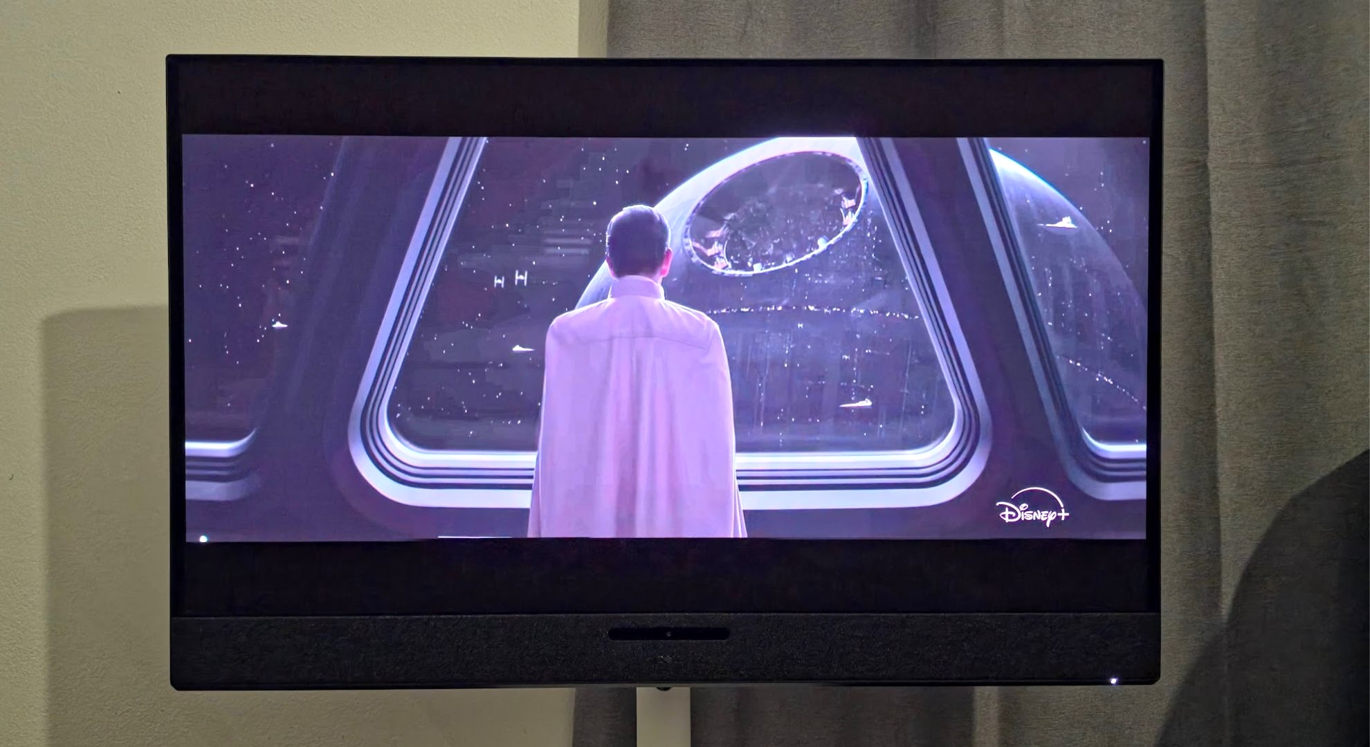 The Dell S3225QC monitor displaying a clip from Star Wars Andor