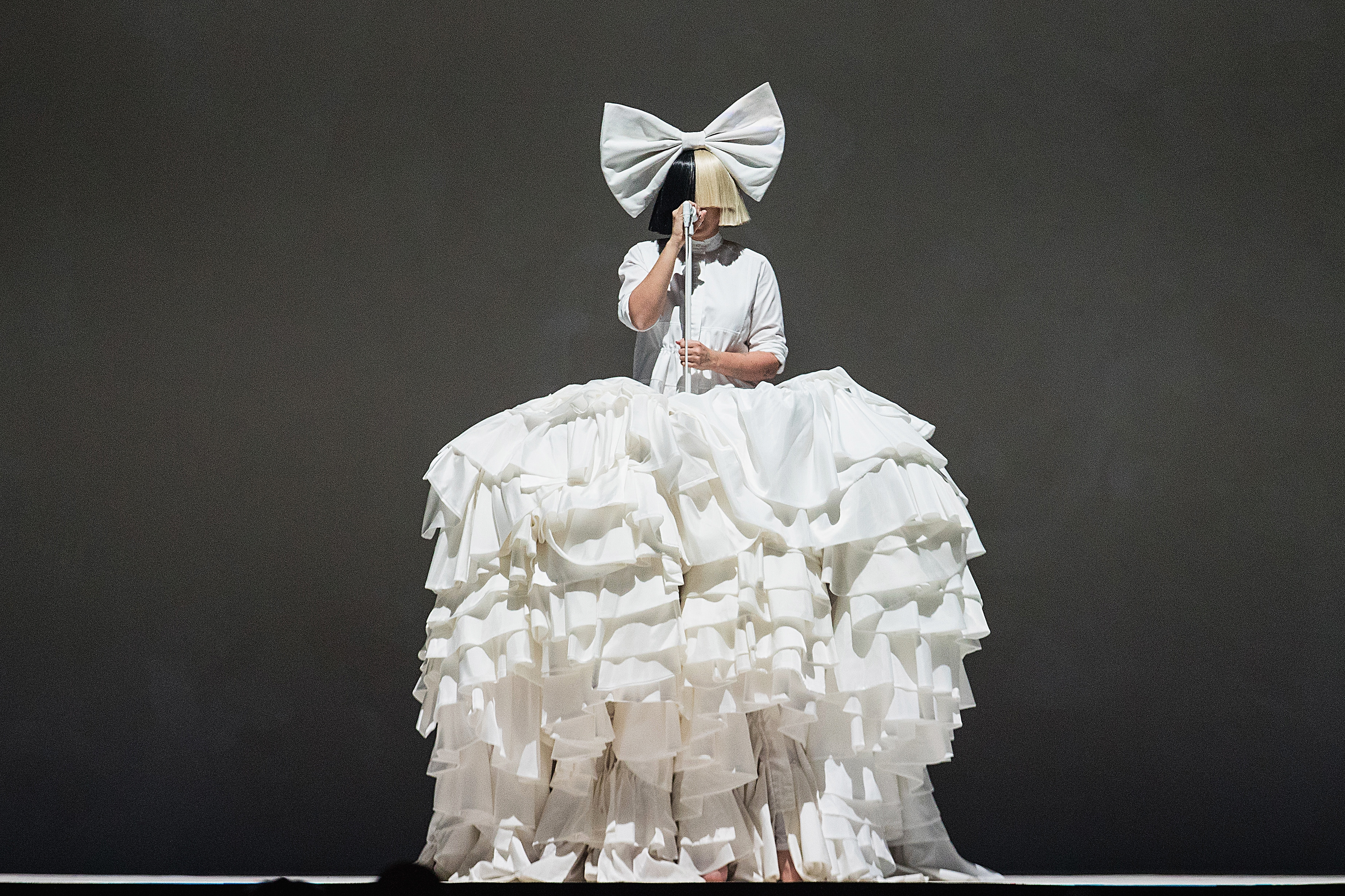 costume - sia