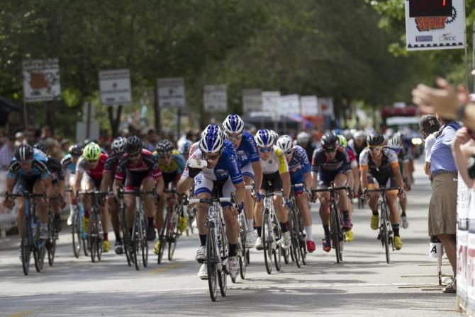 Unitedhealthcare leads out into the final lap