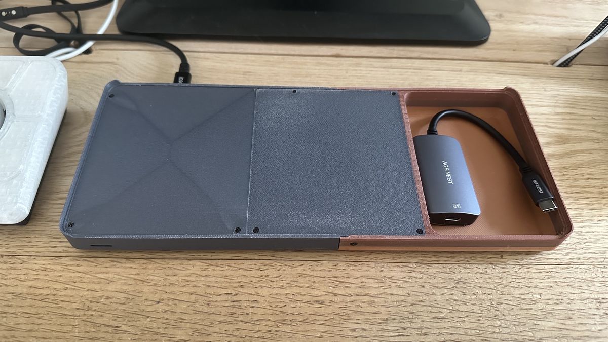 Bento project from michaelthatsit, which puts a Steam Deck's hardware inside a keyboard
