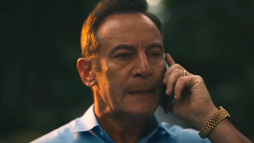 Jason Isaacs as Timothy Ratliff talks on the phone in The White Lotus Season 3.