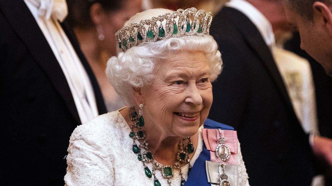 queen elizabeth ii 1188052265