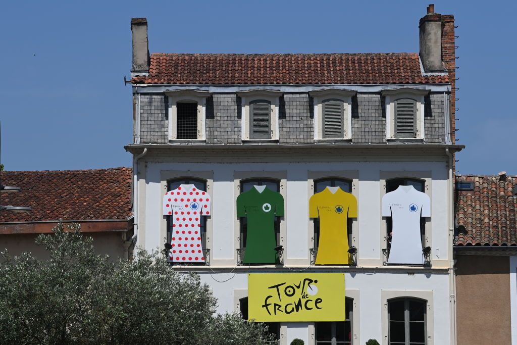 MONT DE MARSAN FRANCE JULY 07 A general view of the peloton competing prior to the stage seven of the 110th Tour de France 2023 a 1699km stage from Mont de Marsan to Bordeaux UCIWT on July 07 2023 in Mont de Marsan France Photo by Tim de WaeleGetty Images
