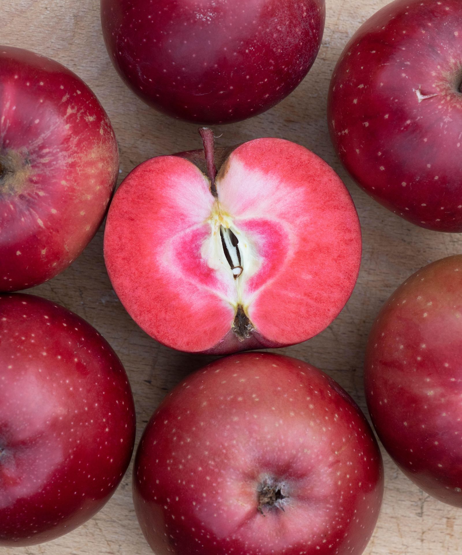 the-red-flesh-apple-trend-will-add-mystery-to-your-garden-gardeningetc