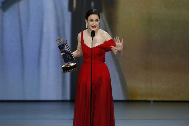 Rachel-Brosnahan-Mrs-Maisel-Emmys