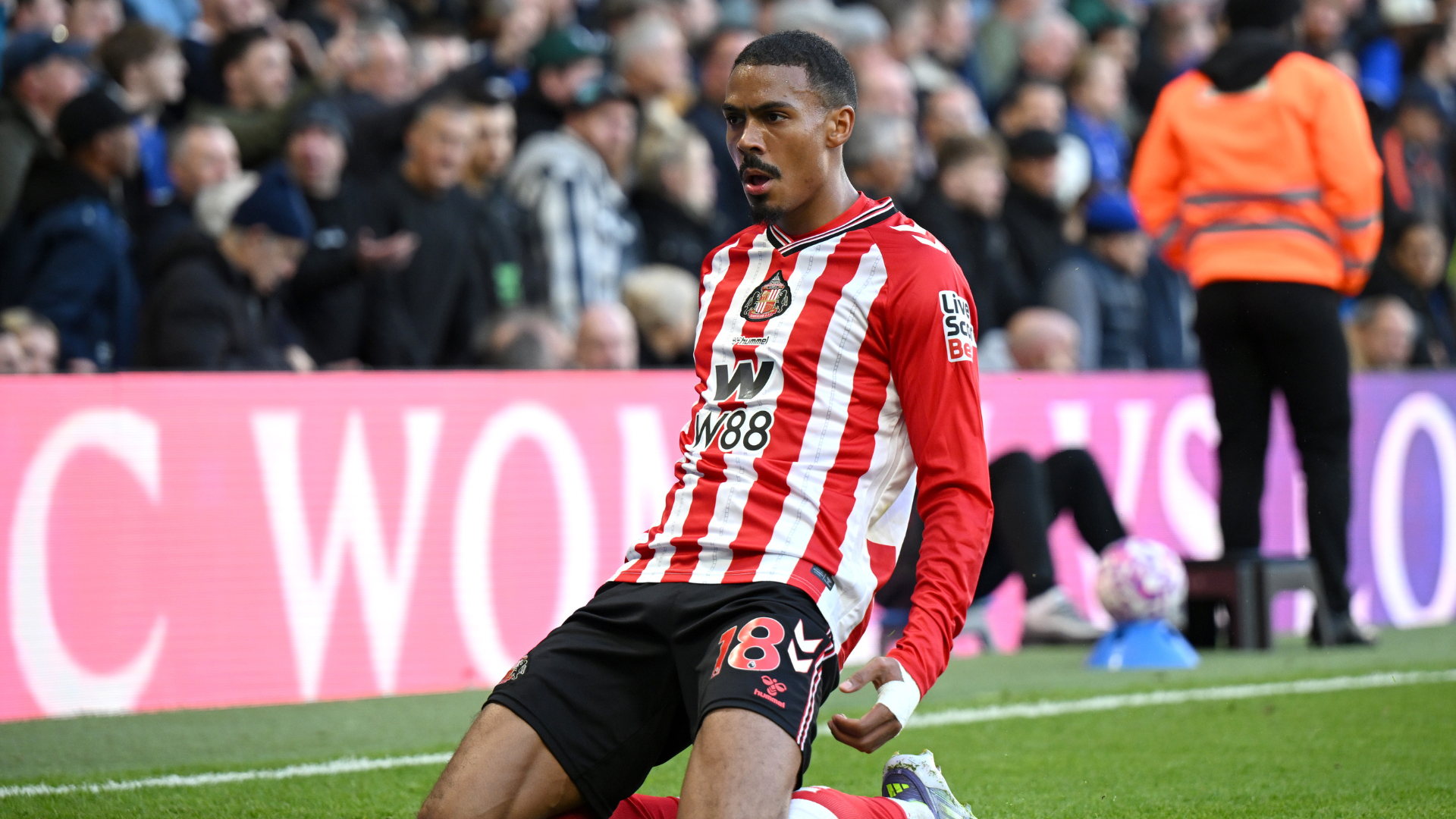 Wilson Isidor of Sunderland celebrates scoring his team's first goal during the Premier League match between Chelsea and Sunderland at Stamford Bridge on October 25, 2025 in London, England. 