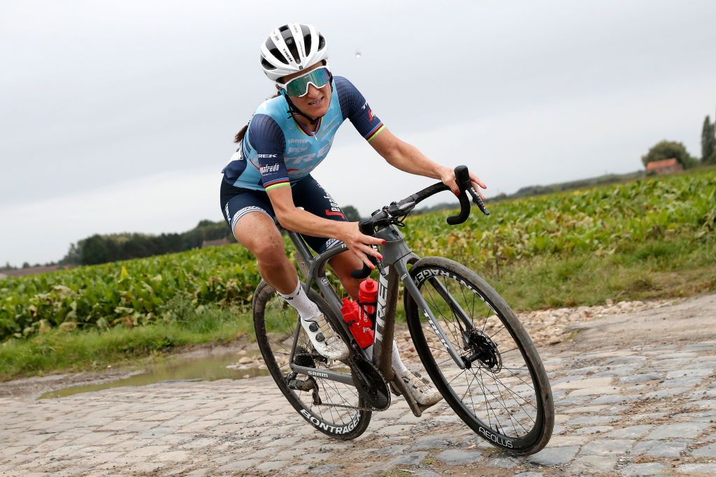 ROUBAIX FRANCE OCTOBER 02 Elisabeth DeignanArmitstead of United Kingdom and Team Trek Segafredo competes in the breakaway through cobblestones sector during the 1st ParisRoubaix 2021 Womens Elite a 1164km race from Denain to Roubaix ParisRoubaixFemmes ParisRoubaix on October 02 2021 in Roubaix France Photo by Bas CzerwinskiGetty Images