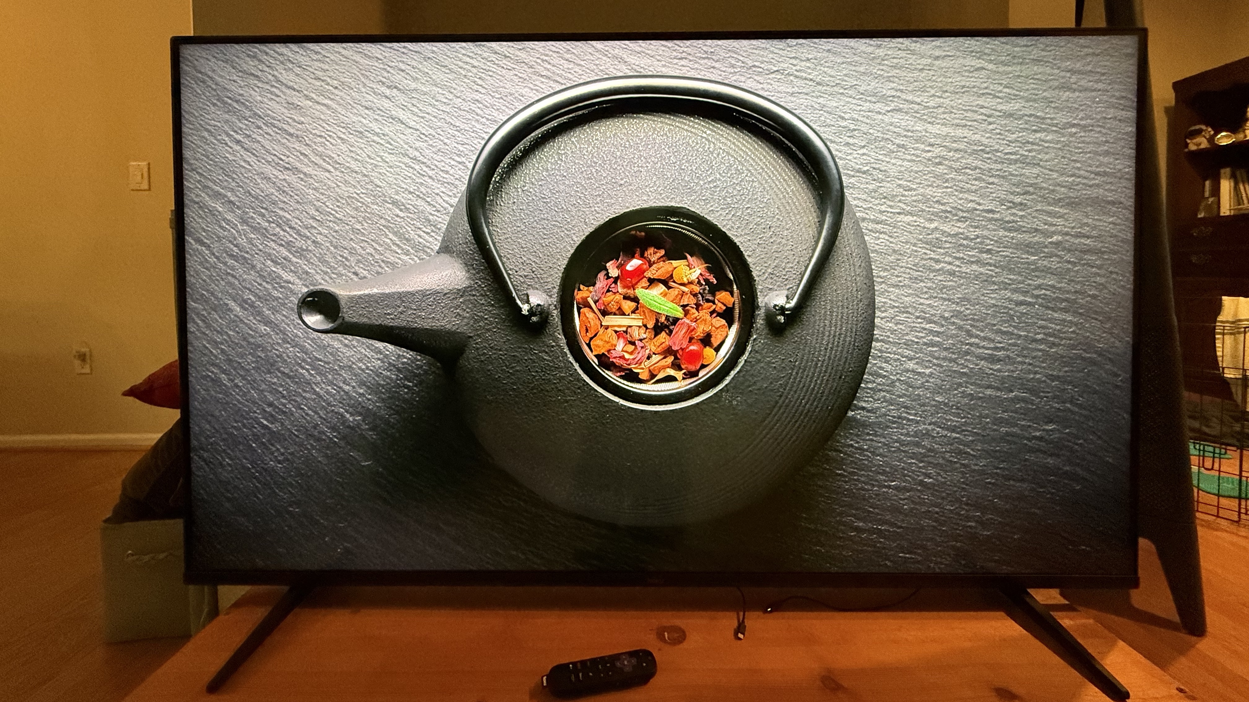 Roku Pro Series TV (2025) showing image of ceramic kettle