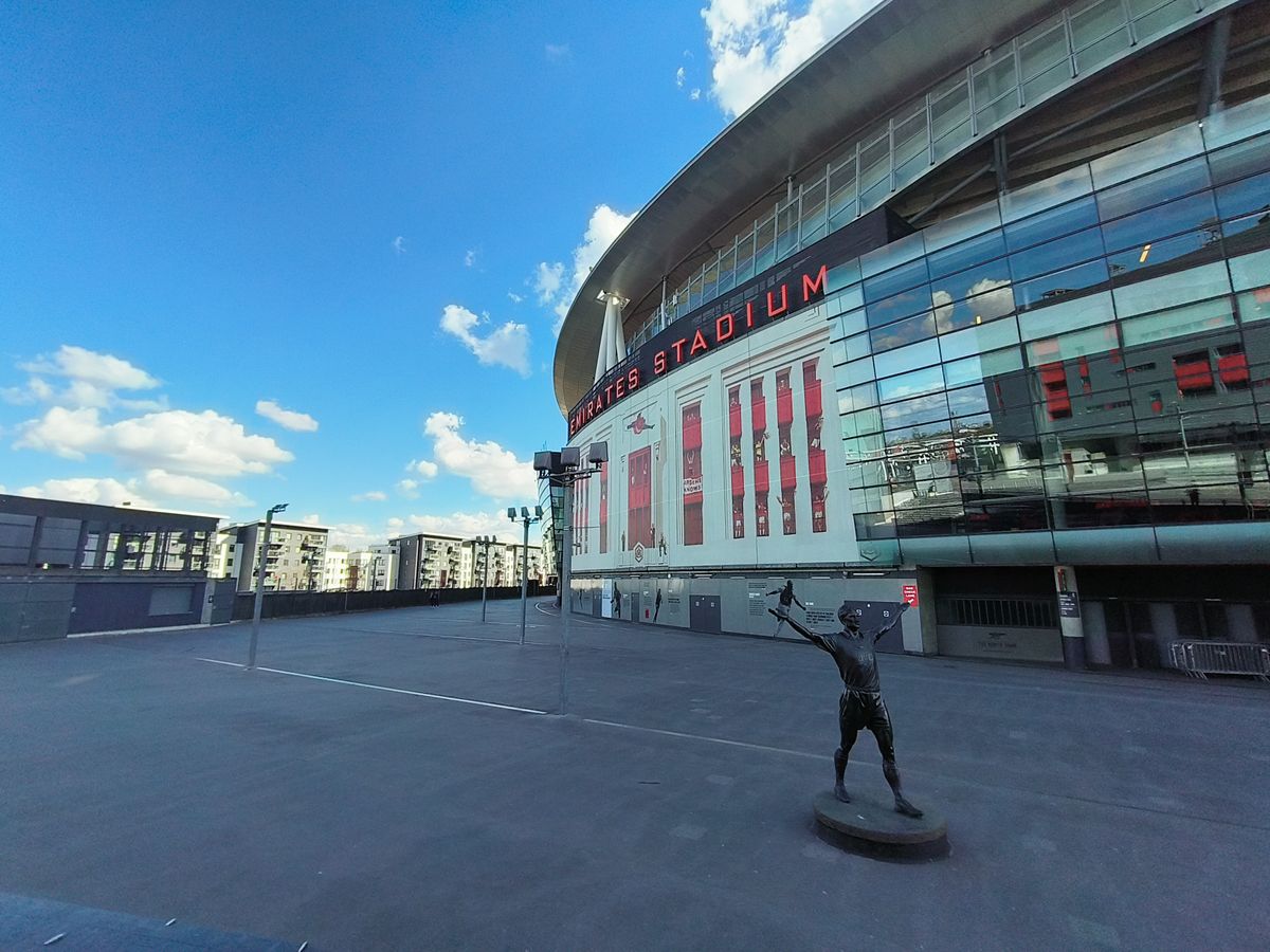 Arsenal Stadium OPPO Find N2 Flip camera