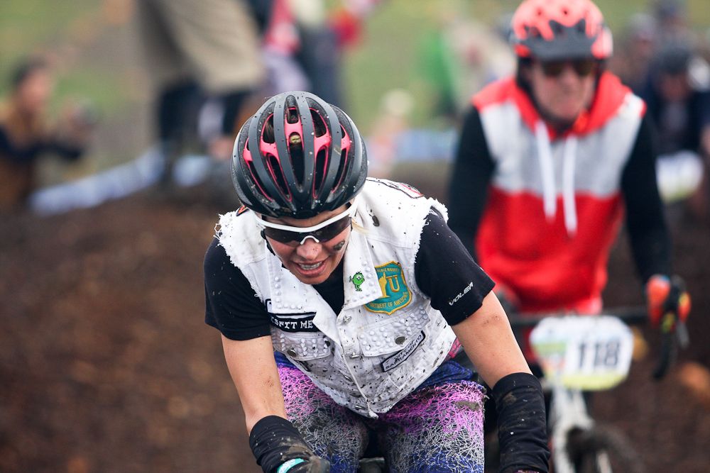 One of the women's riders fights through the mud at SSCXWC 2016.