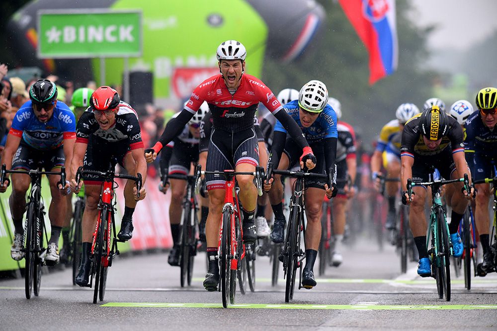Edward Theuns (Trek-Segafredo) beat Marko Kump (UAE-Team Emirates) and Tim Merlier (V&eacute;randas Willems&ndash;Crelan)