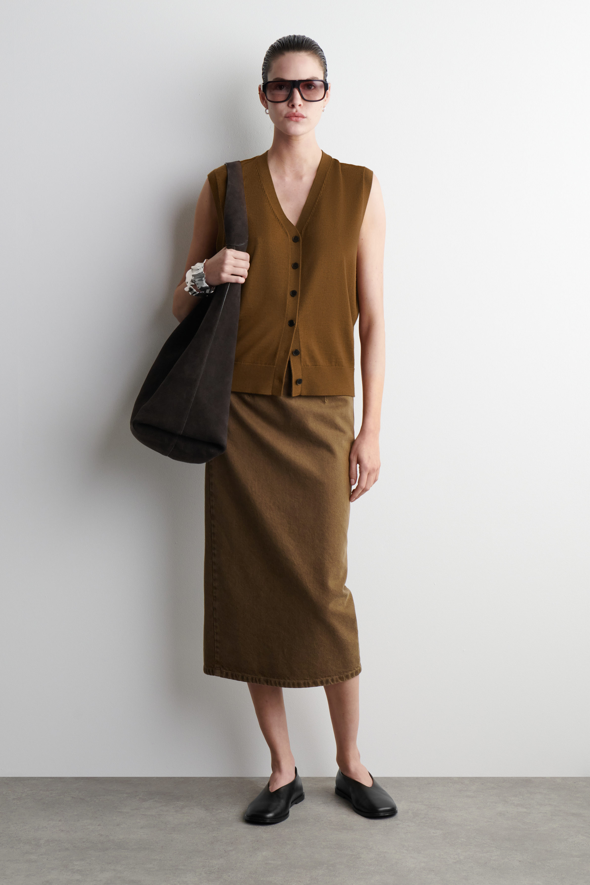 Serif Tote Bag - Suede