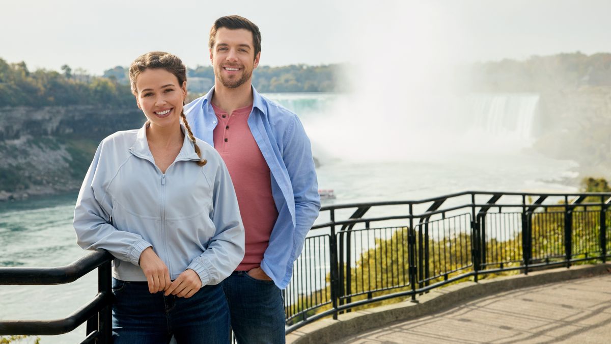 Jocelyn Hudon, Dan Jeannotte in Falling in Love in Niagara