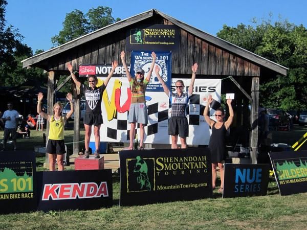 Women's podium (r-l): Jessica Kutz, Brenda Simirl, Vicki Barclay, Karen Potter and Pam Frentzel-Beyme.