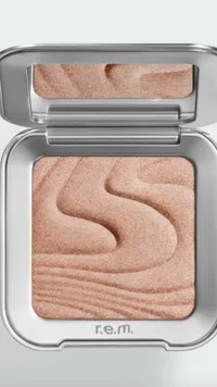 R.E.M. Beauty, highlighter topper ($22)&nbsp;