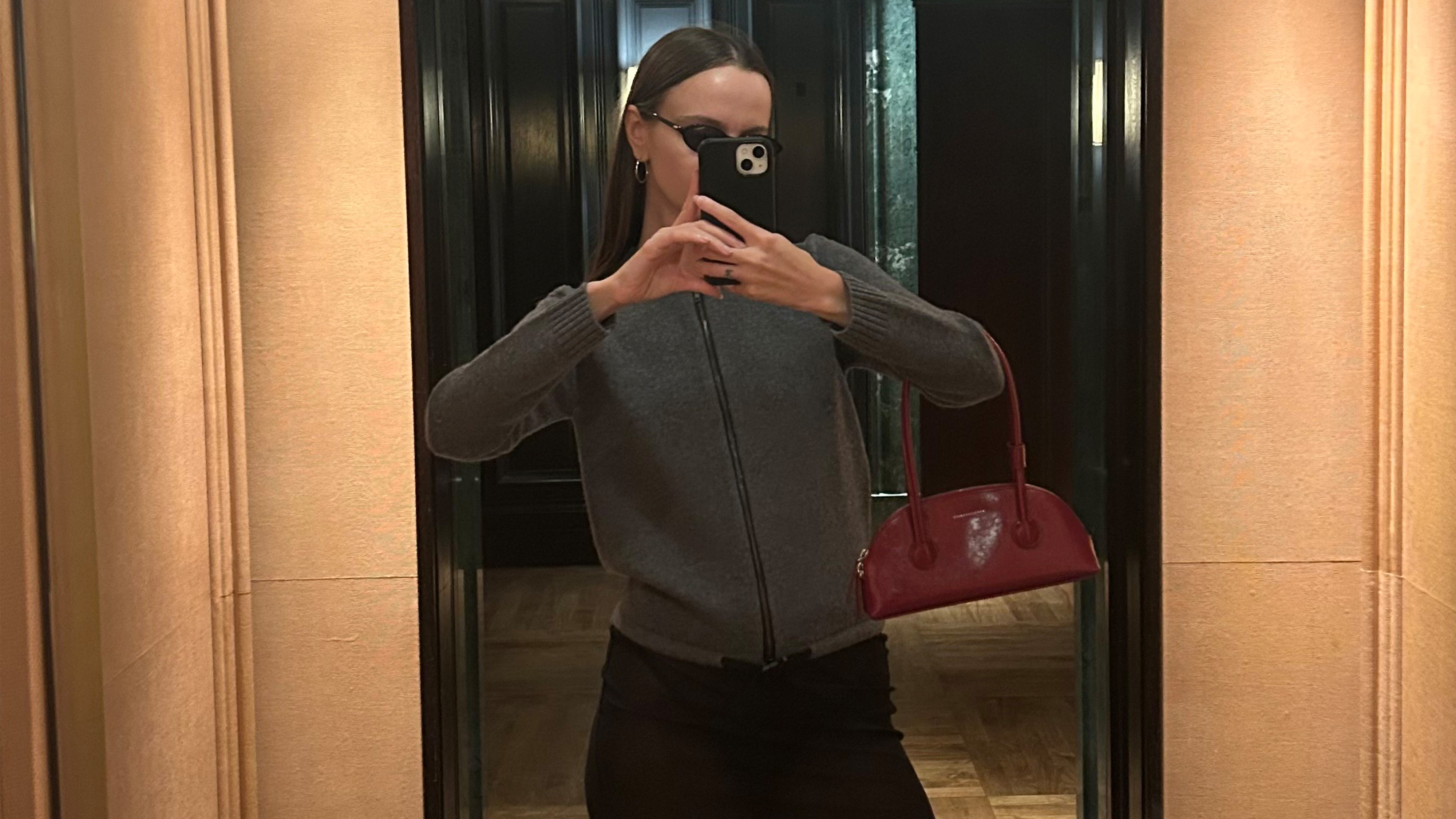 Our editor wearing Geel.