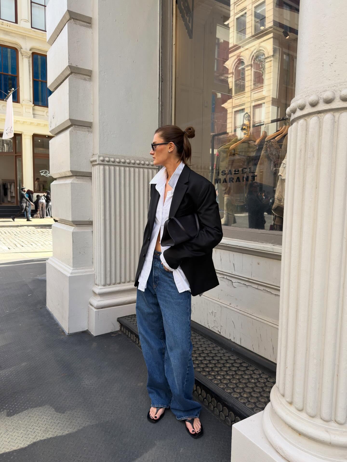 Woman wearing a spring outfit idea.