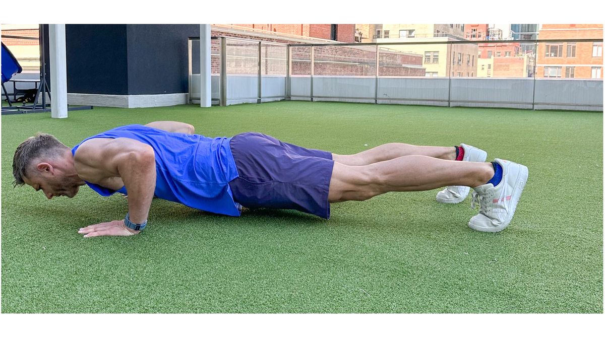 Andy Speer finishing a walk out to push-up