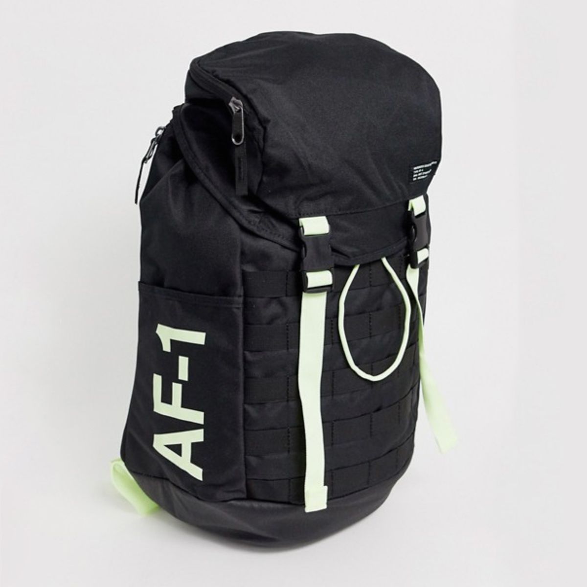 nike backpacks with clips in the front