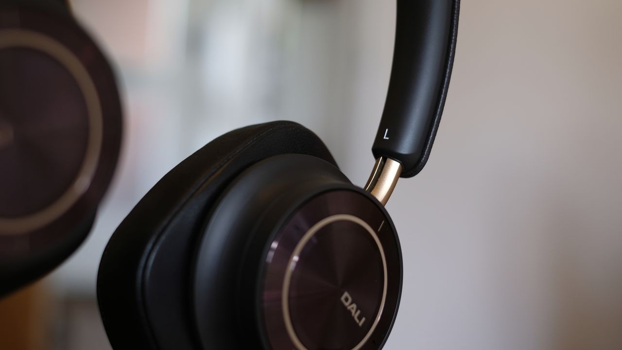 Photograph of DALI iO-12 headphones